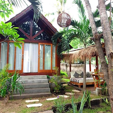 Bintang Tiga Bungalows Gili Air Exterior photo