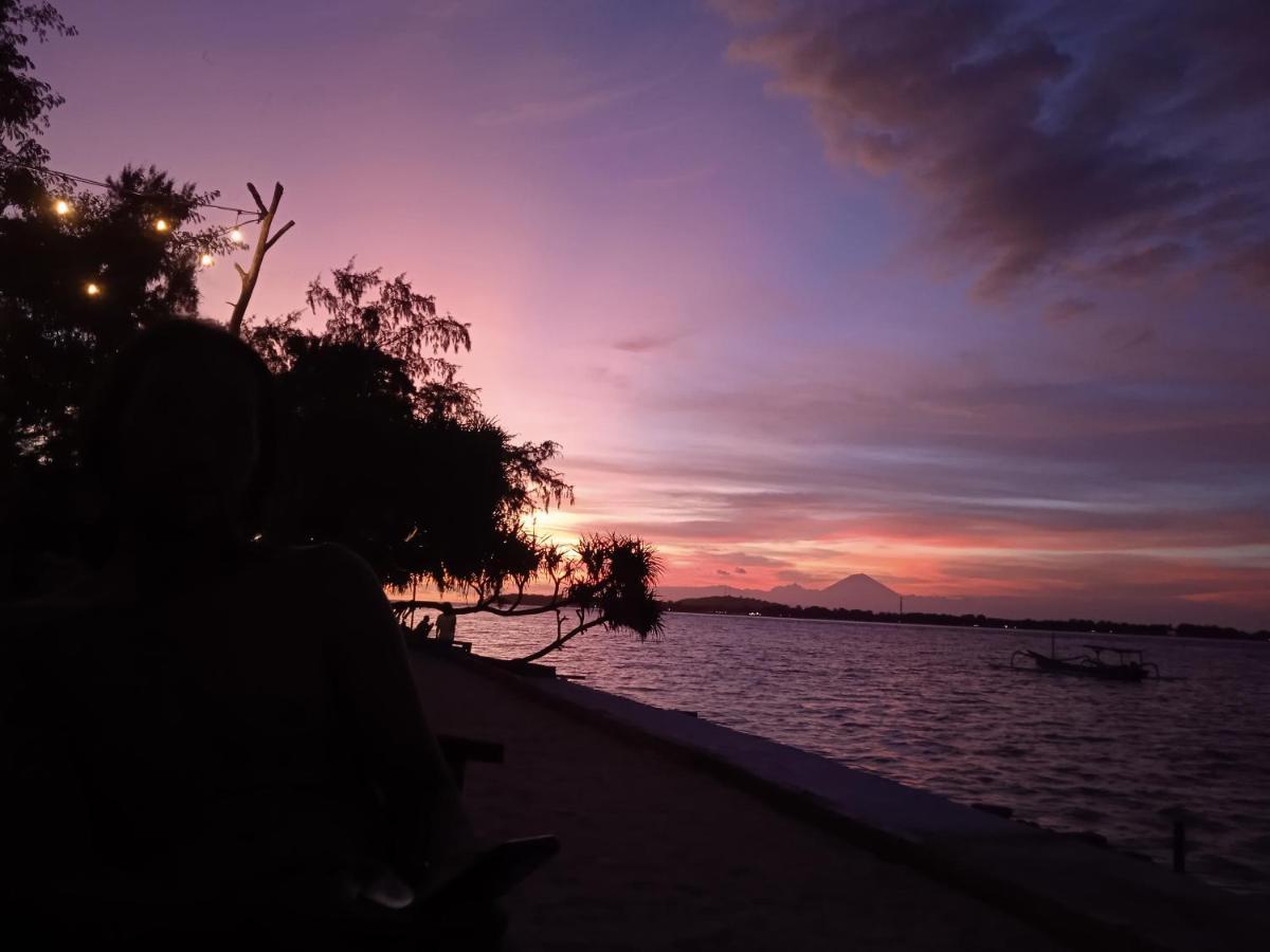 Bintang Tiga Bungalows Gili Air Exterior photo