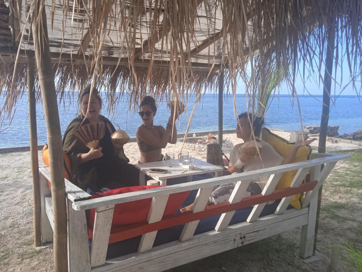 Bintang Tiga Bungalows Gili Air Exterior photo