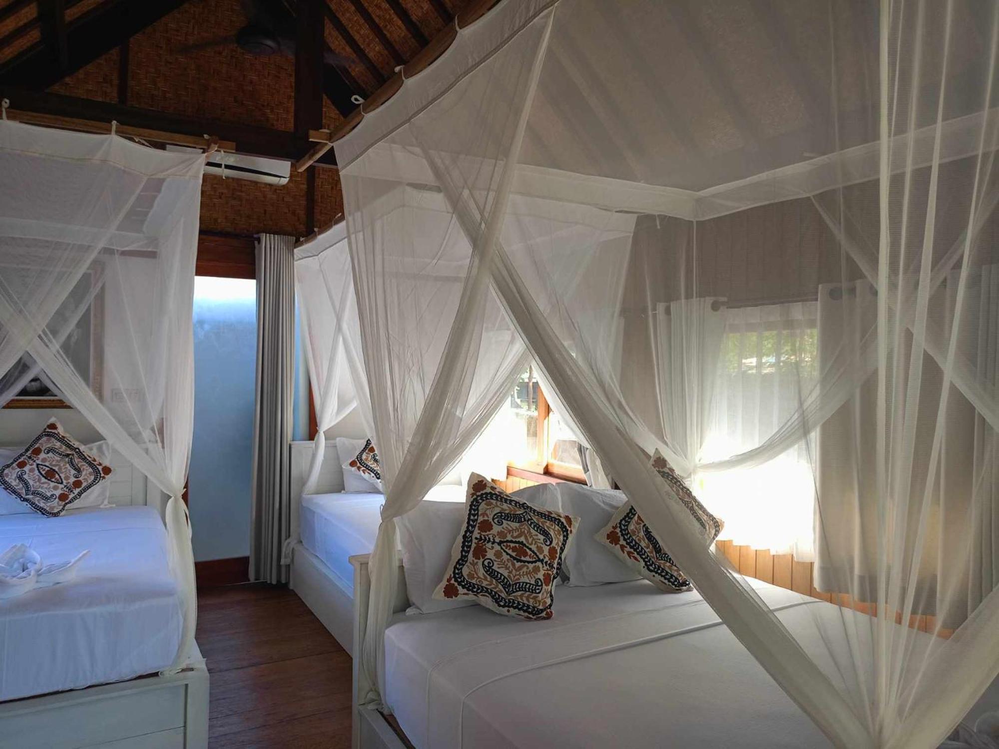 Bintang Tiga Bungalows Gili Air Exterior photo