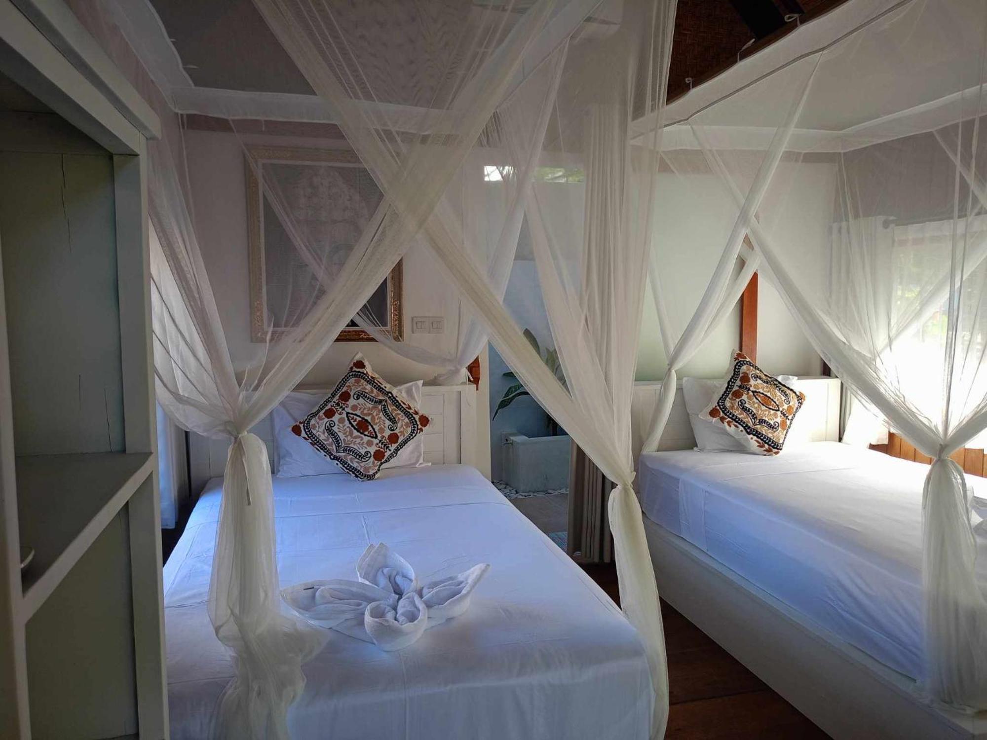 Bintang Tiga Bungalows Gili Air Exterior photo