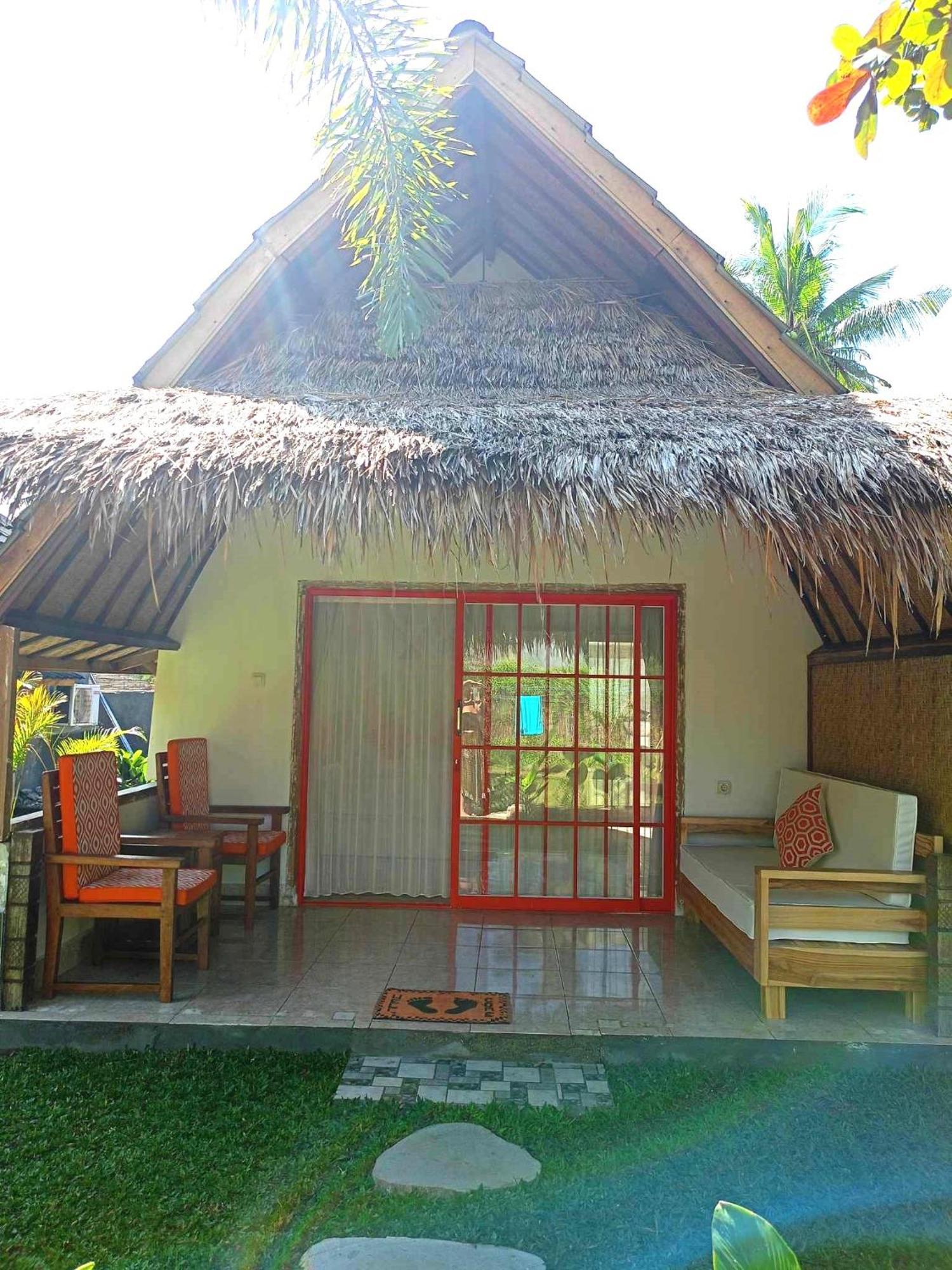Bintang Tiga Bungalows Gili Air Exterior photo