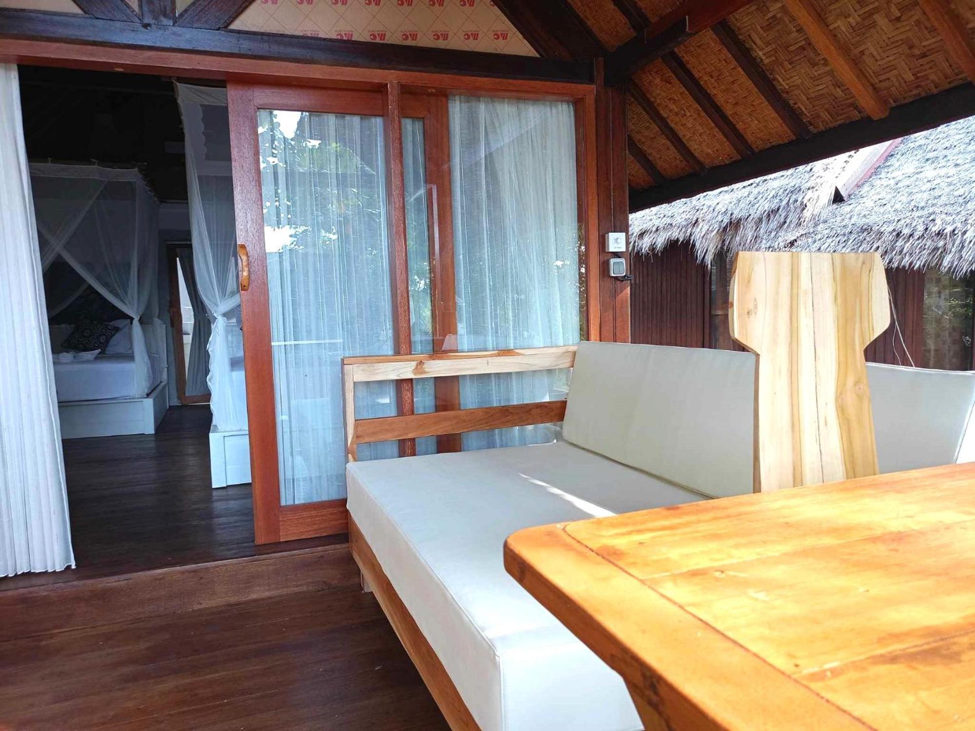 Bintang Tiga Bungalows Gili Air Exterior photo
