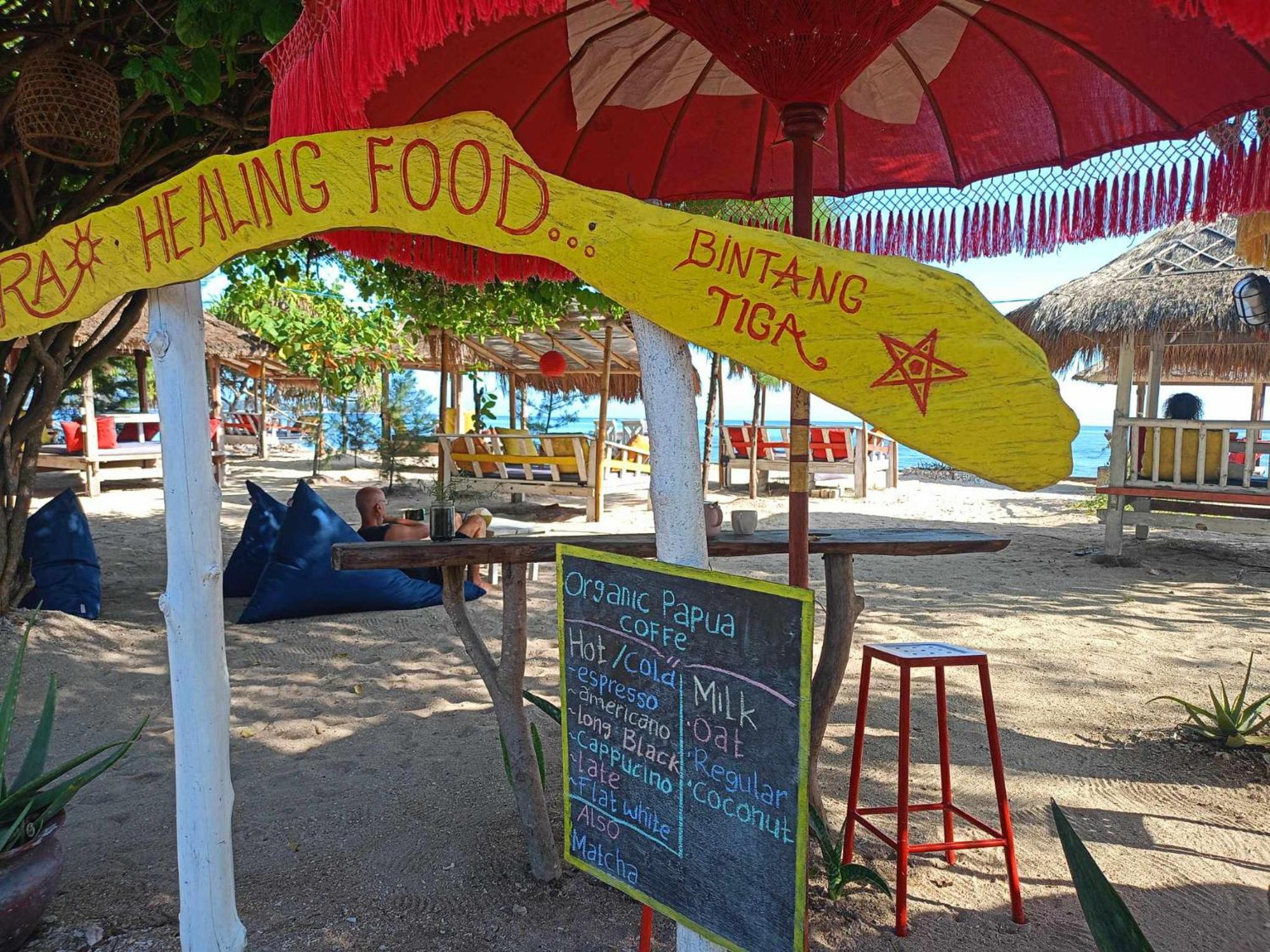 Bintang Tiga Bungalows Gili Air Exterior photo