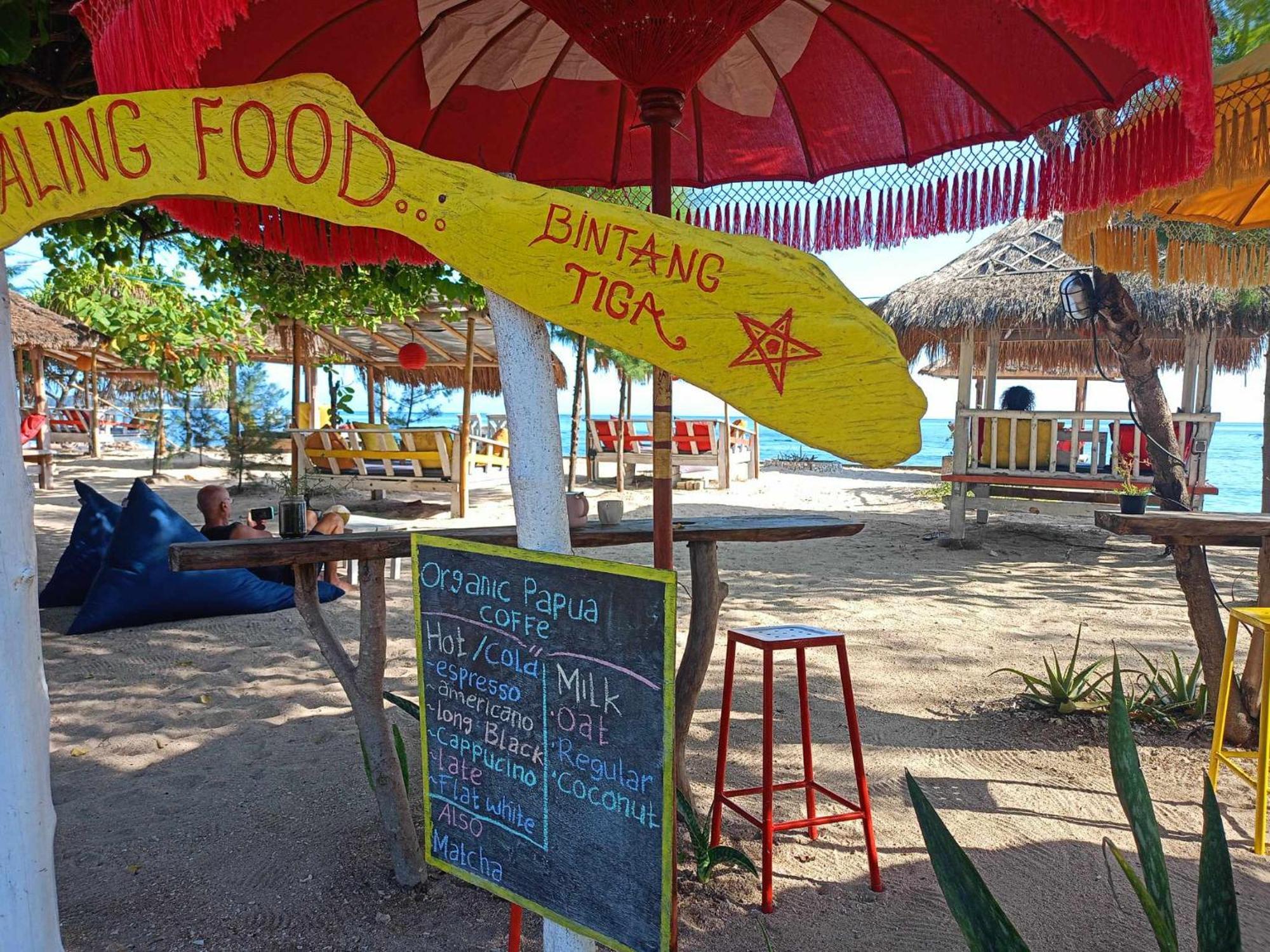 Bintang Tiga Bungalows Gili Air Exterior photo
