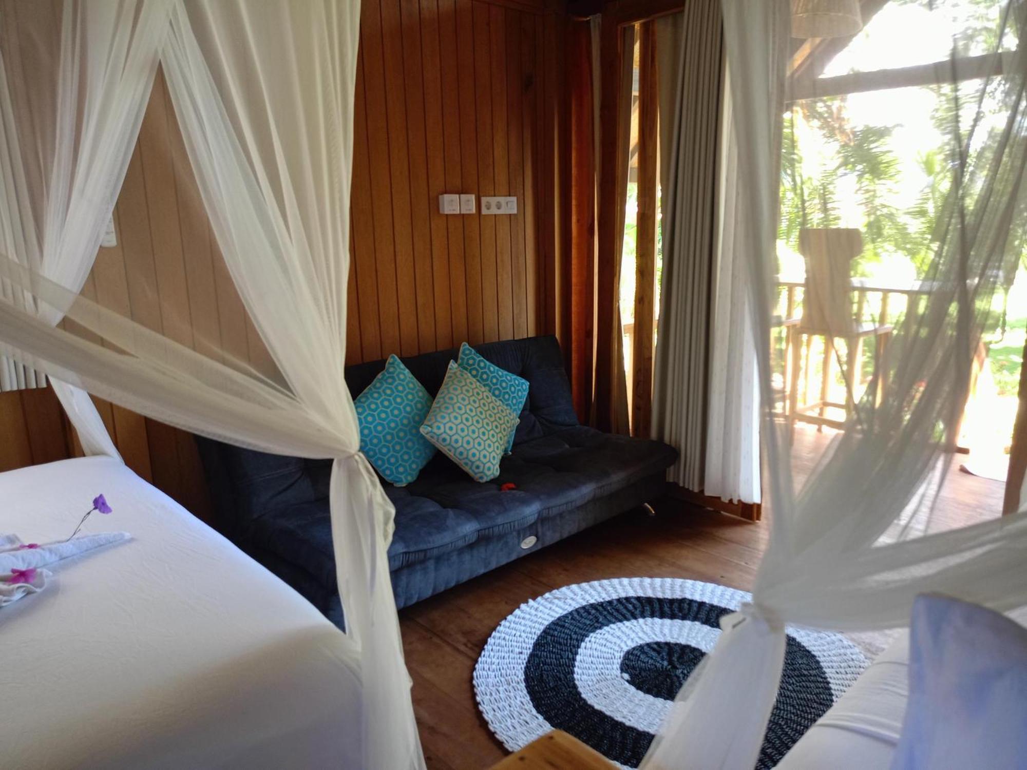 Bintang Tiga Bungalows Gili Air Exterior photo