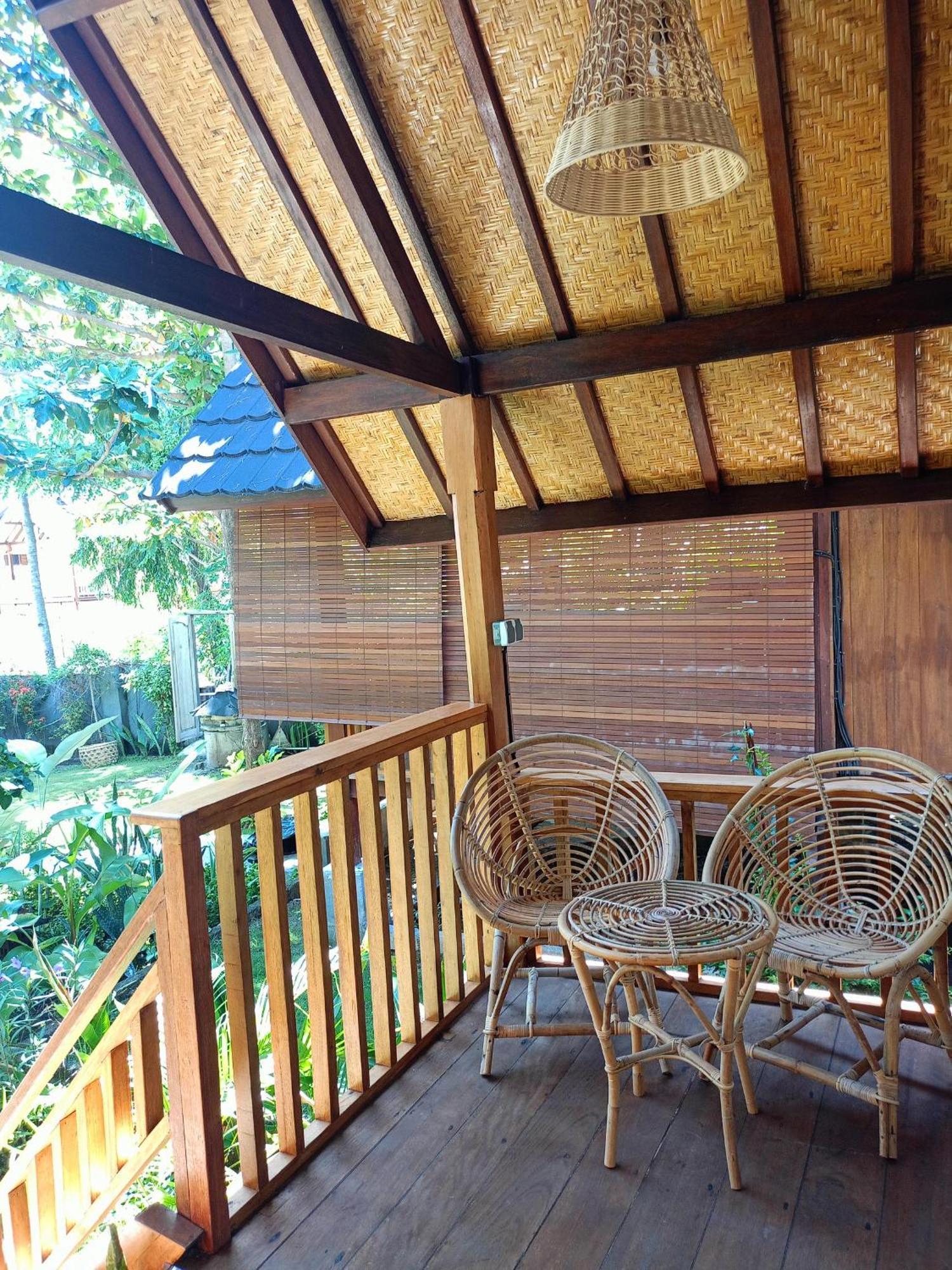 Bintang Tiga Bungalows Gili Air Exterior photo