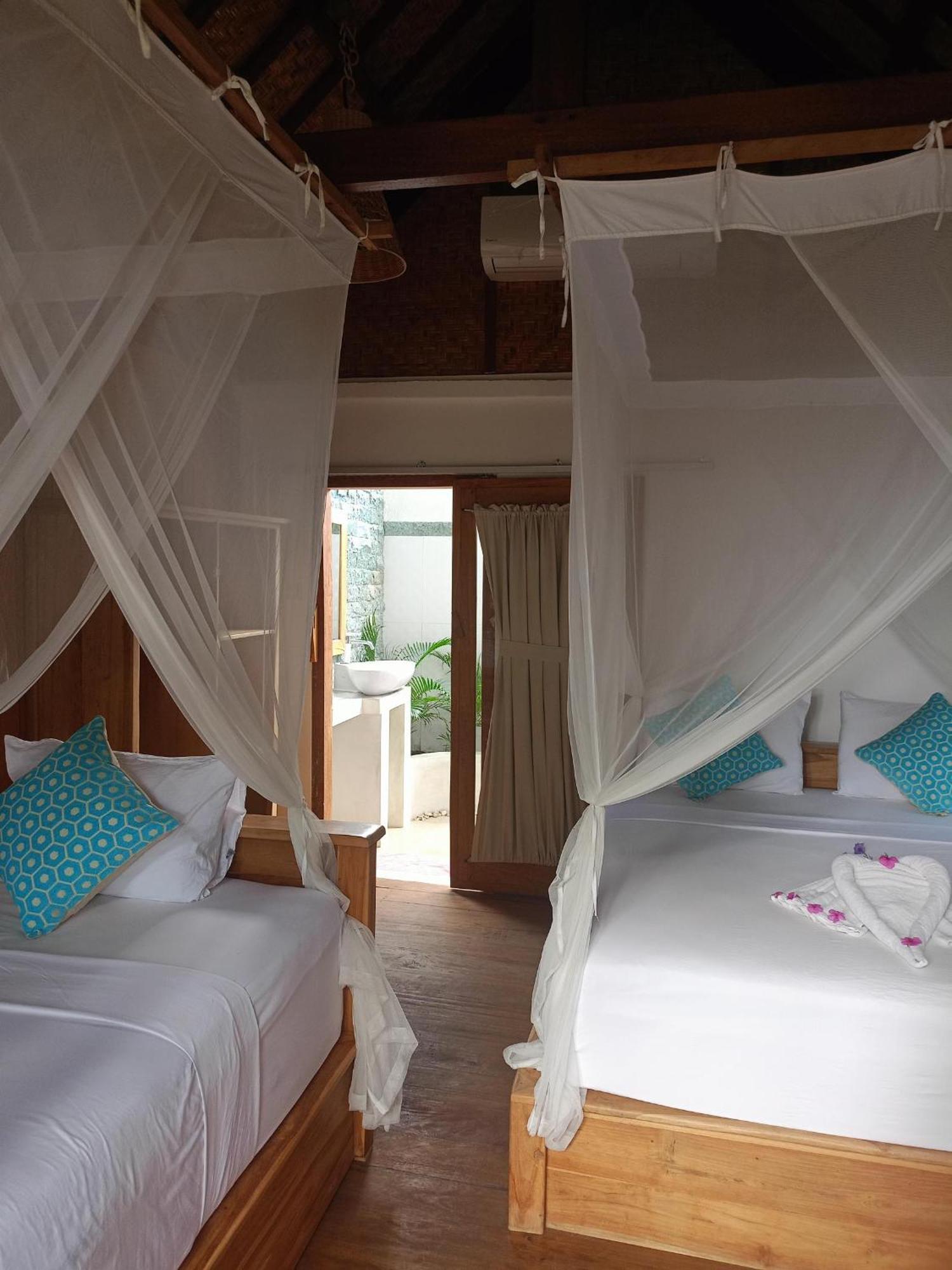 Bintang Tiga Bungalows Gili Air Exterior photo